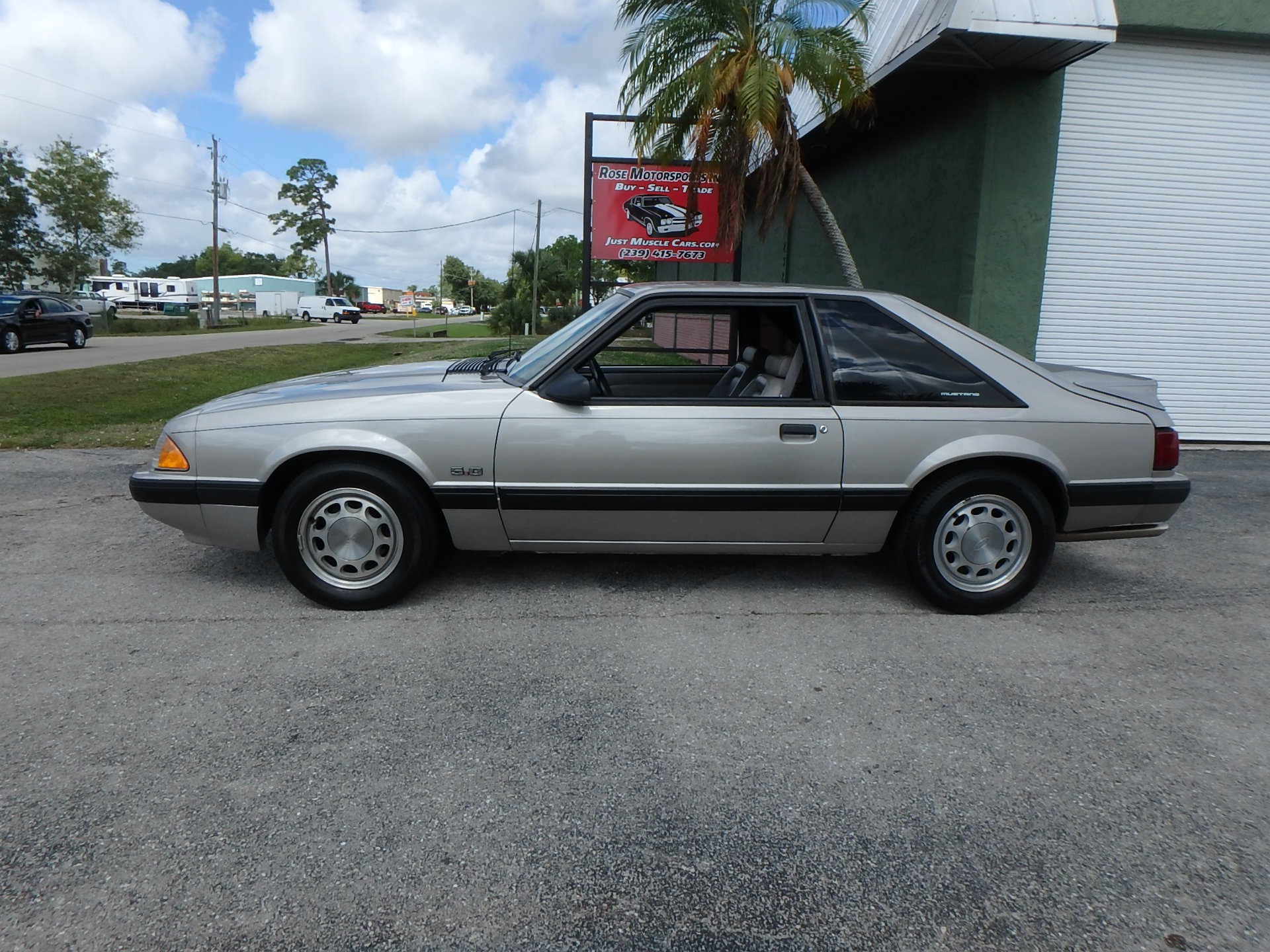 Used-1990-Ford-Mustang-LX-50