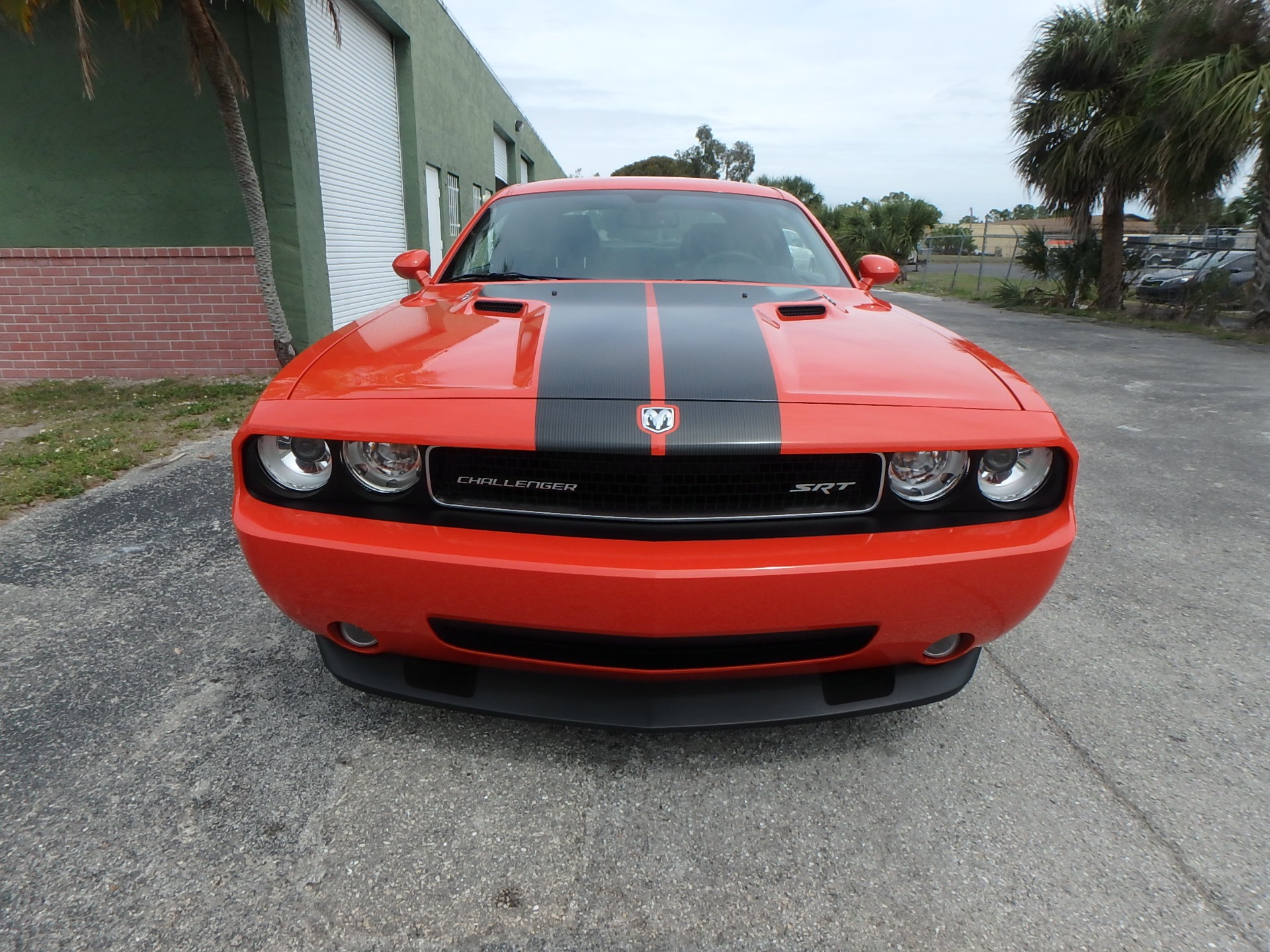 Купить додж 2008. Dodge Challenger 2008. Dodge Challenger srt8 2008. Dodge Challenger srt 2008. Dodge Challenger srt8.